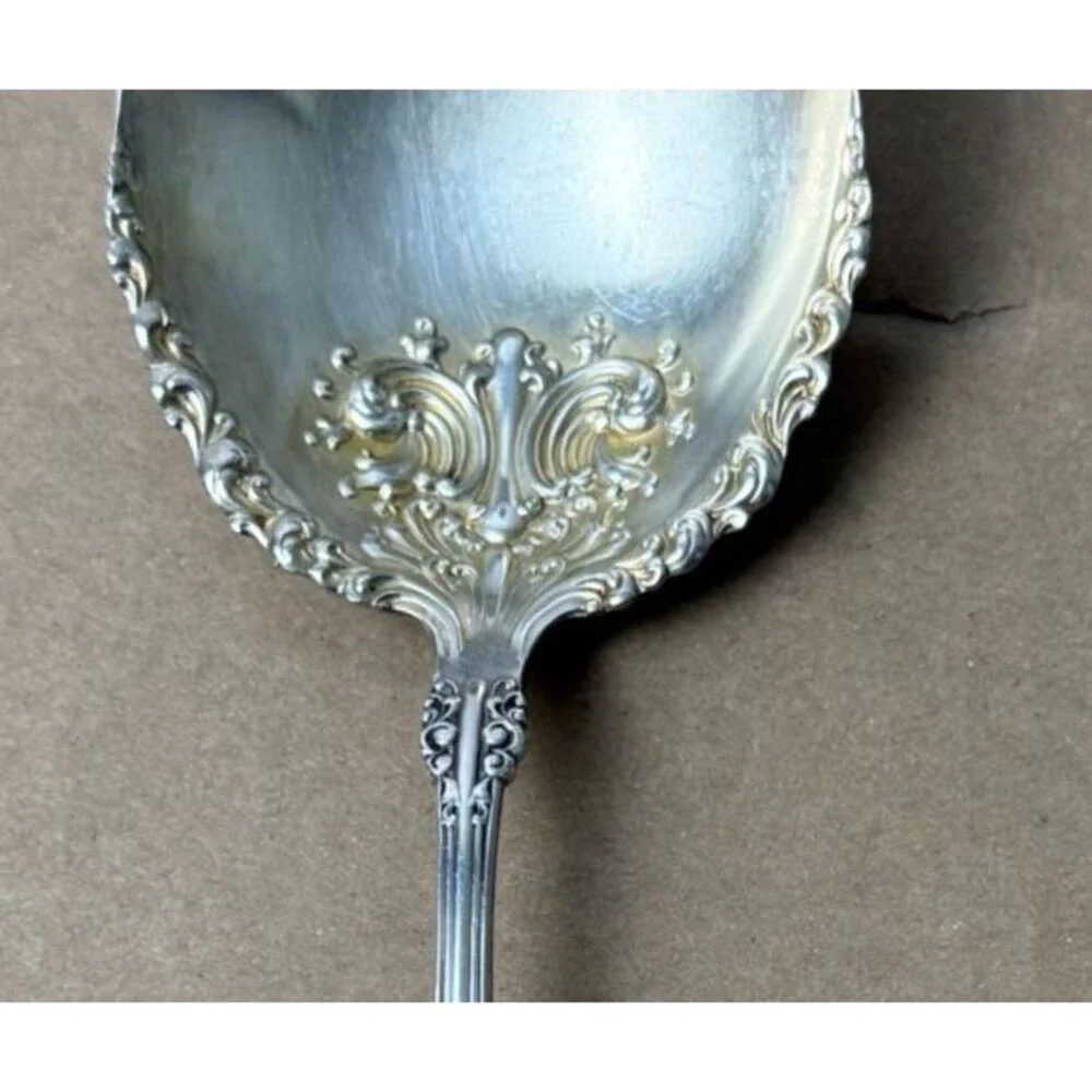 1847 Rogers Bros Antique Avon Berry Serving‎ Spoon Silverplate A1 Gold Wash 1906